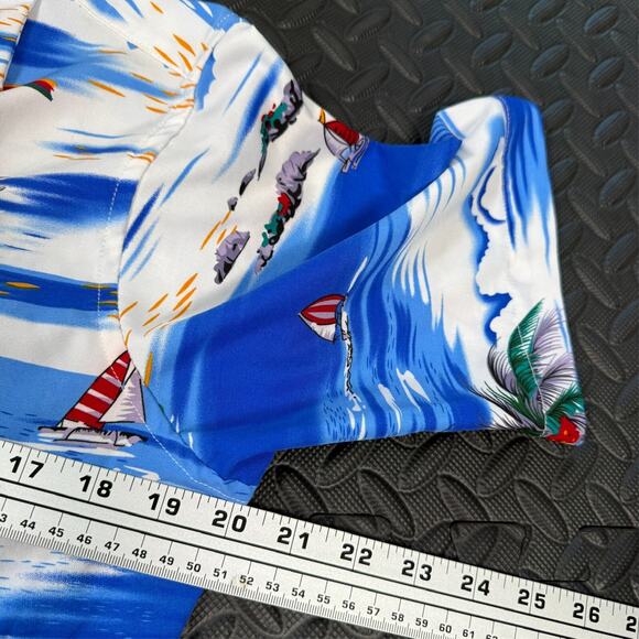 Design in Italy, Hawaiian Style Men's Shirt, Multi Color Size Small Dry Clean - Picture 5 of 8